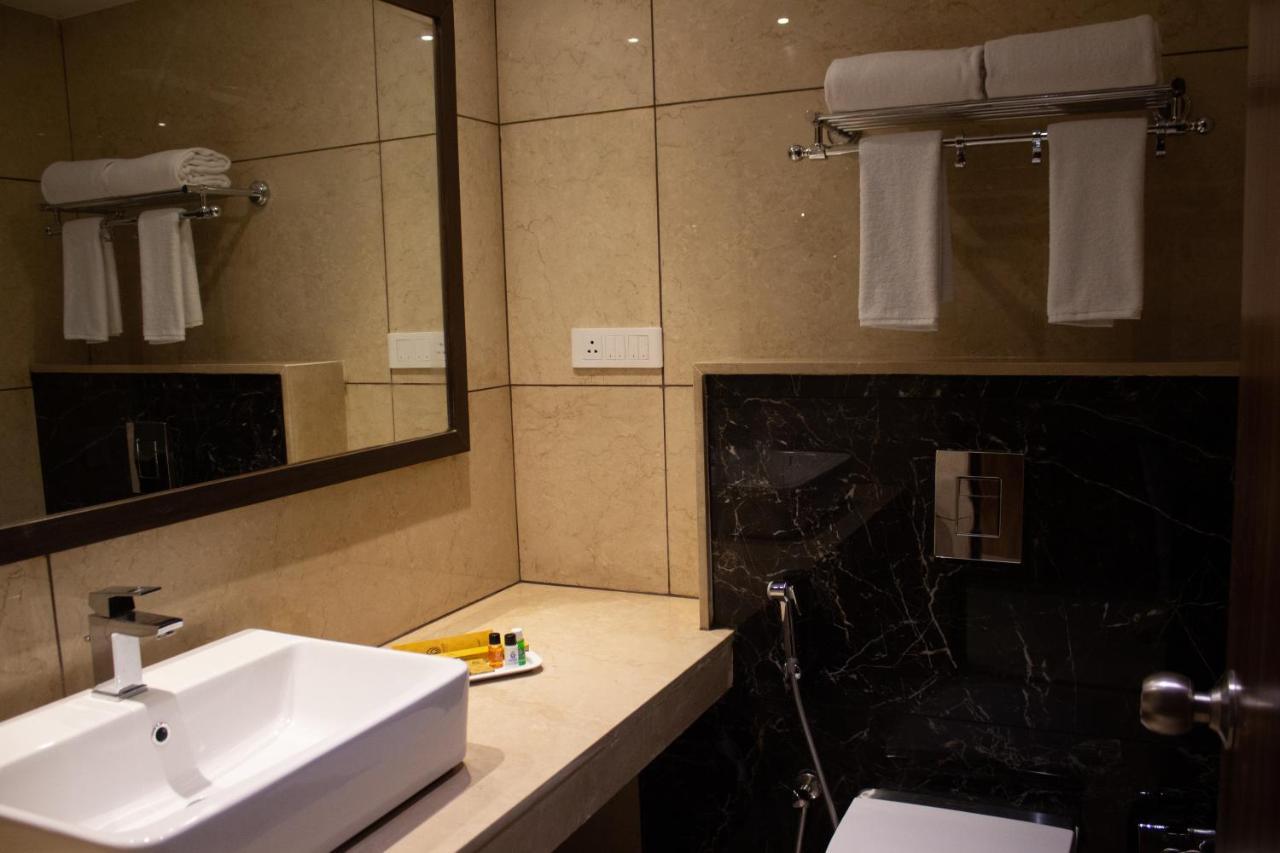 Shivas Galaxy Hotel Devanahalli Екстер'єр фото